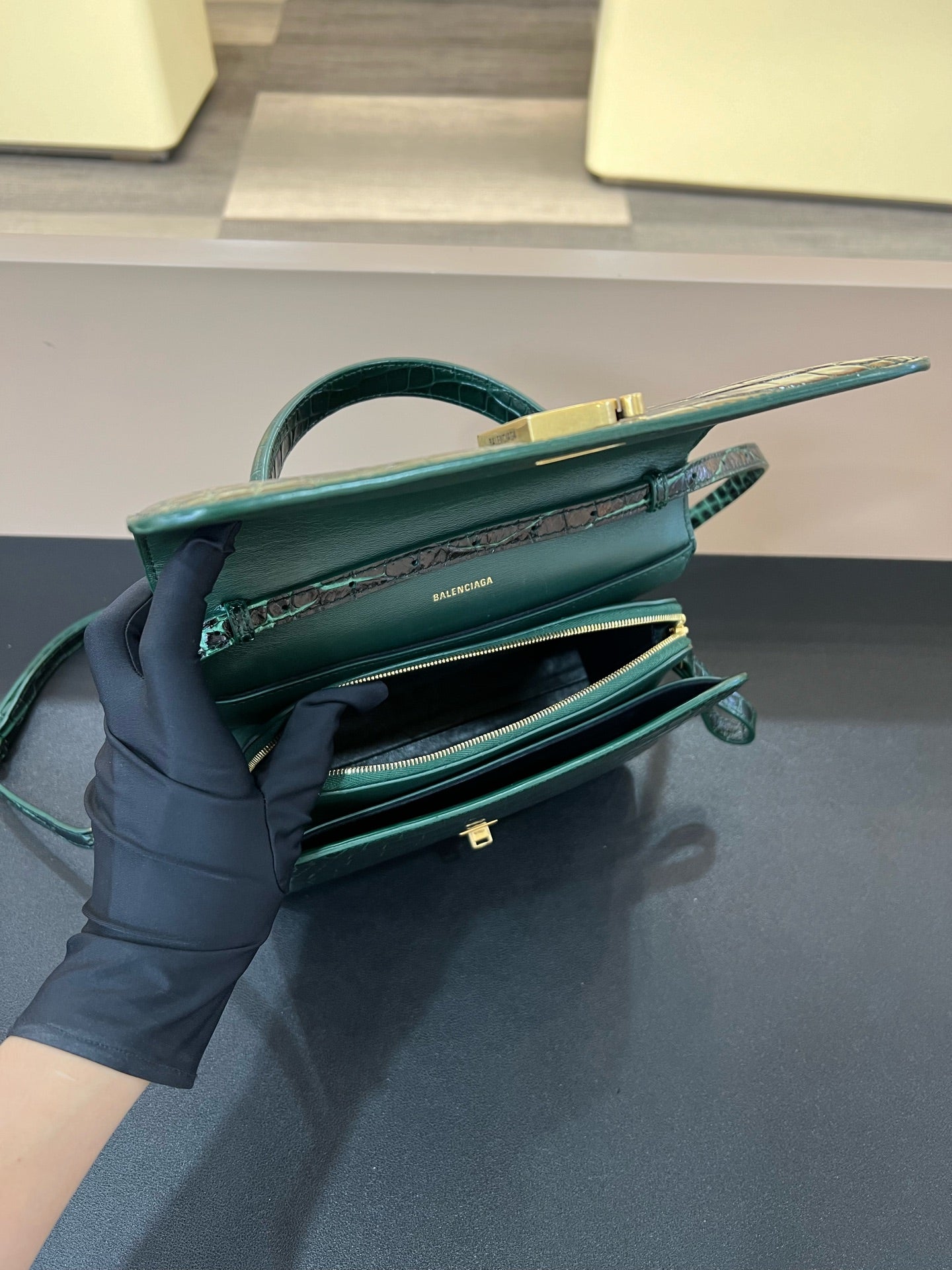 Balenciaga - Other - Leather - Green - (small)
