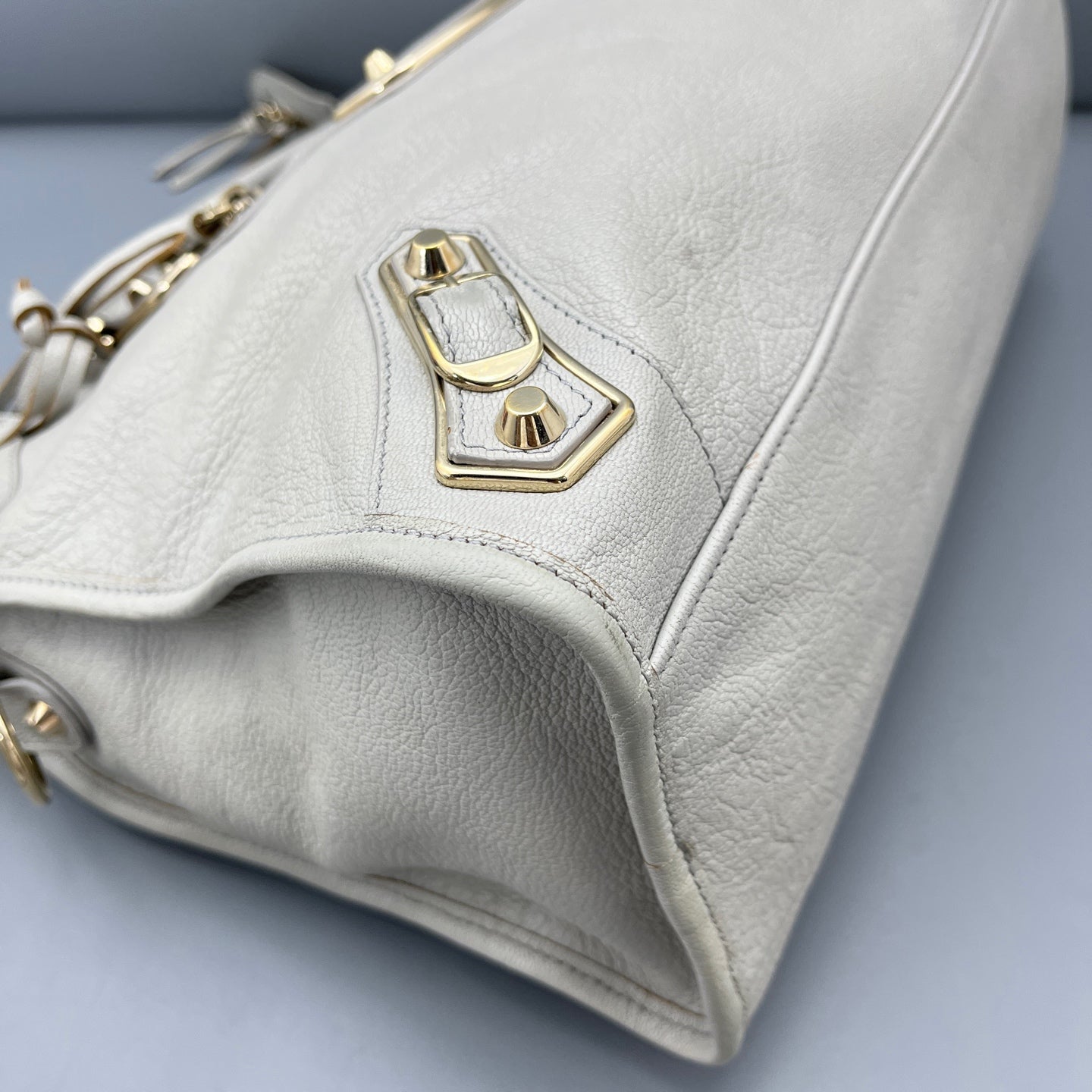 Balenciaga - Other - Leather - Grey - (large)