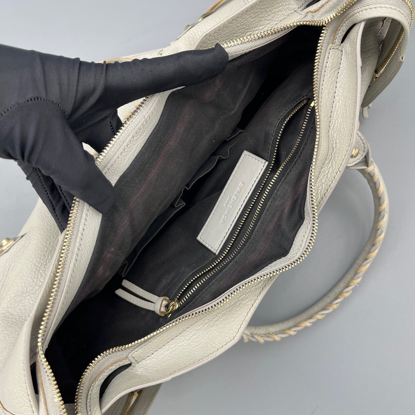 Balenciaga - Other - Leather - Grey - (large)