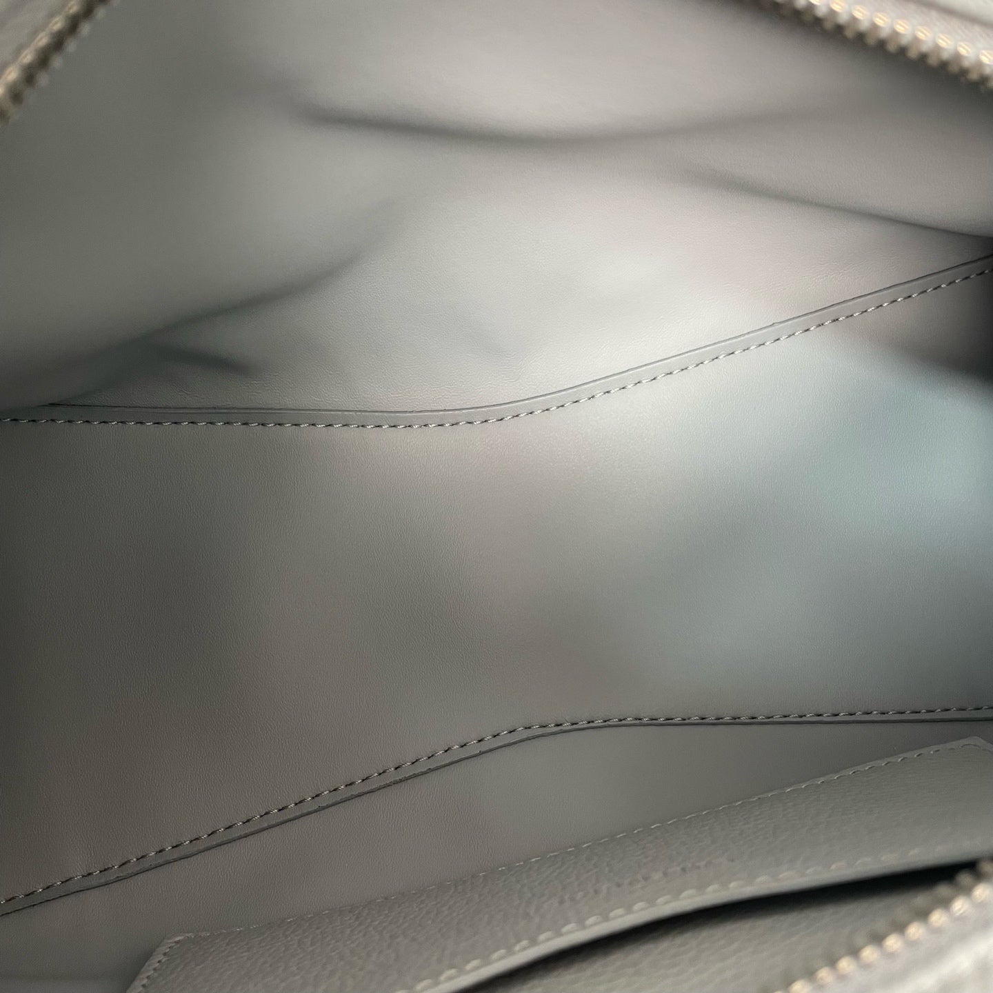 Balenciaga - Other - Leather - Grey - (small)