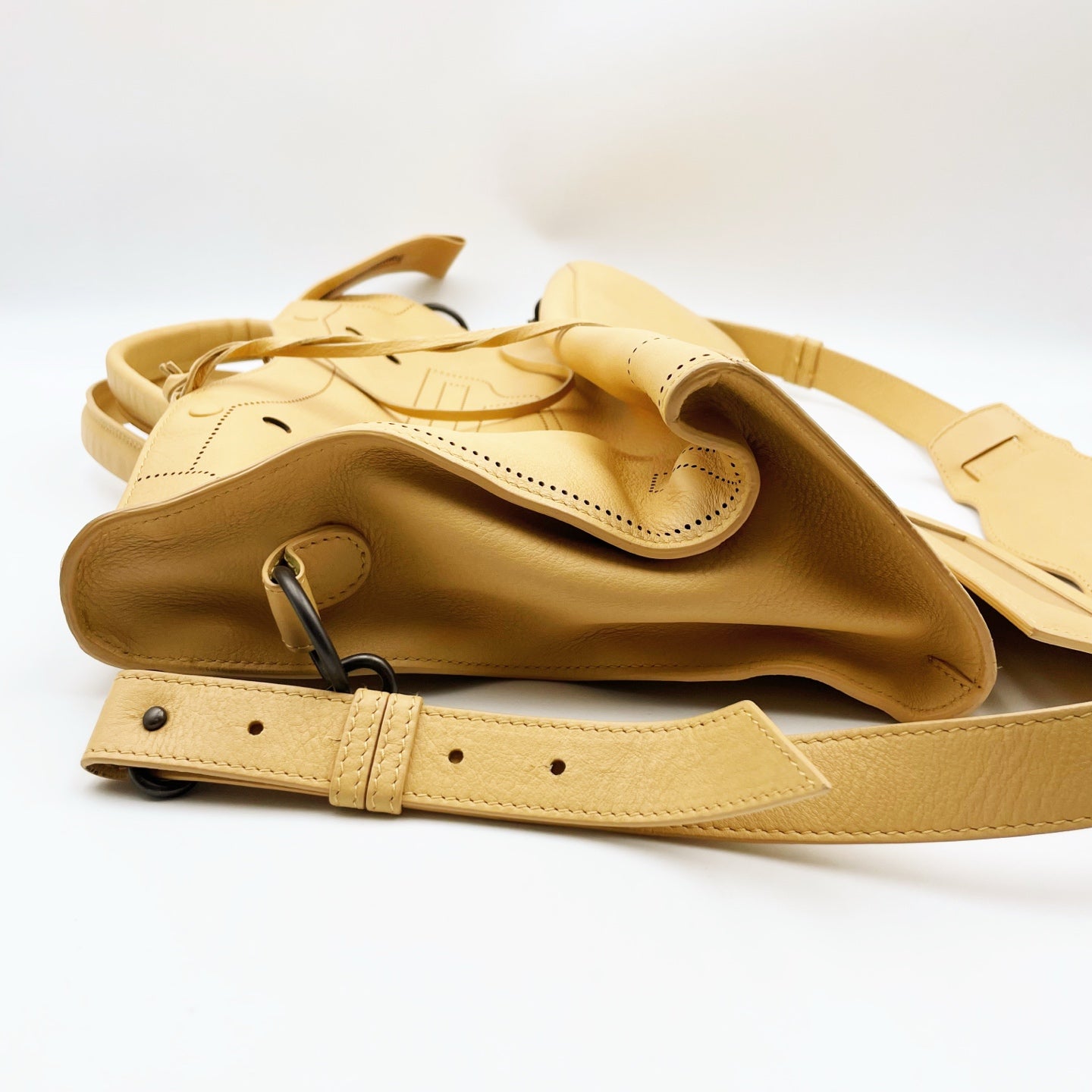 Balenciaga - Other - Leather - Yellow - (large)