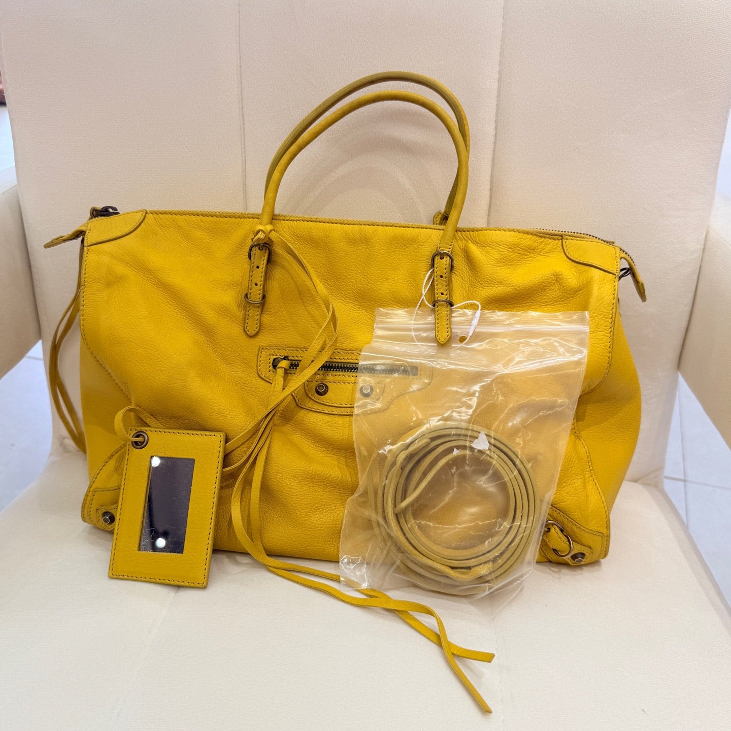 Balenciaga - Other - Leather - Yellow - (medium)