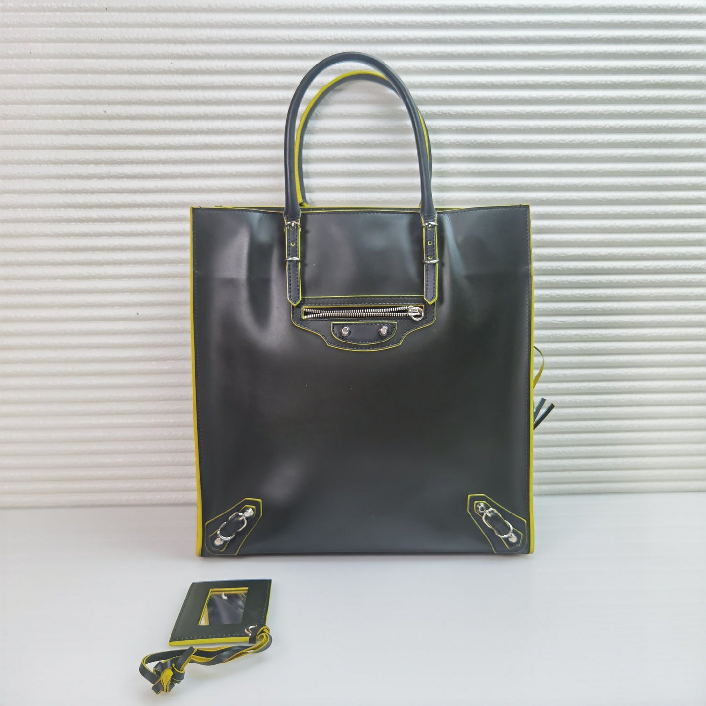 Balenciaga - Papier - Leather - Black - (medium)