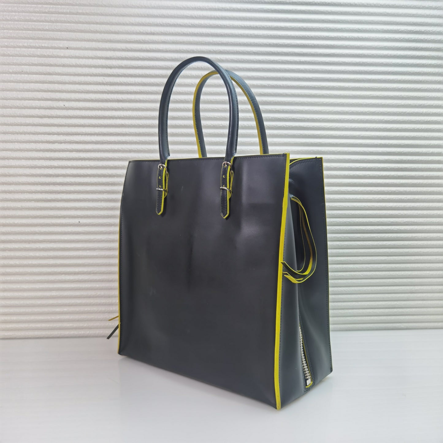 Balenciaga - Papier - Leather - Black - (medium)