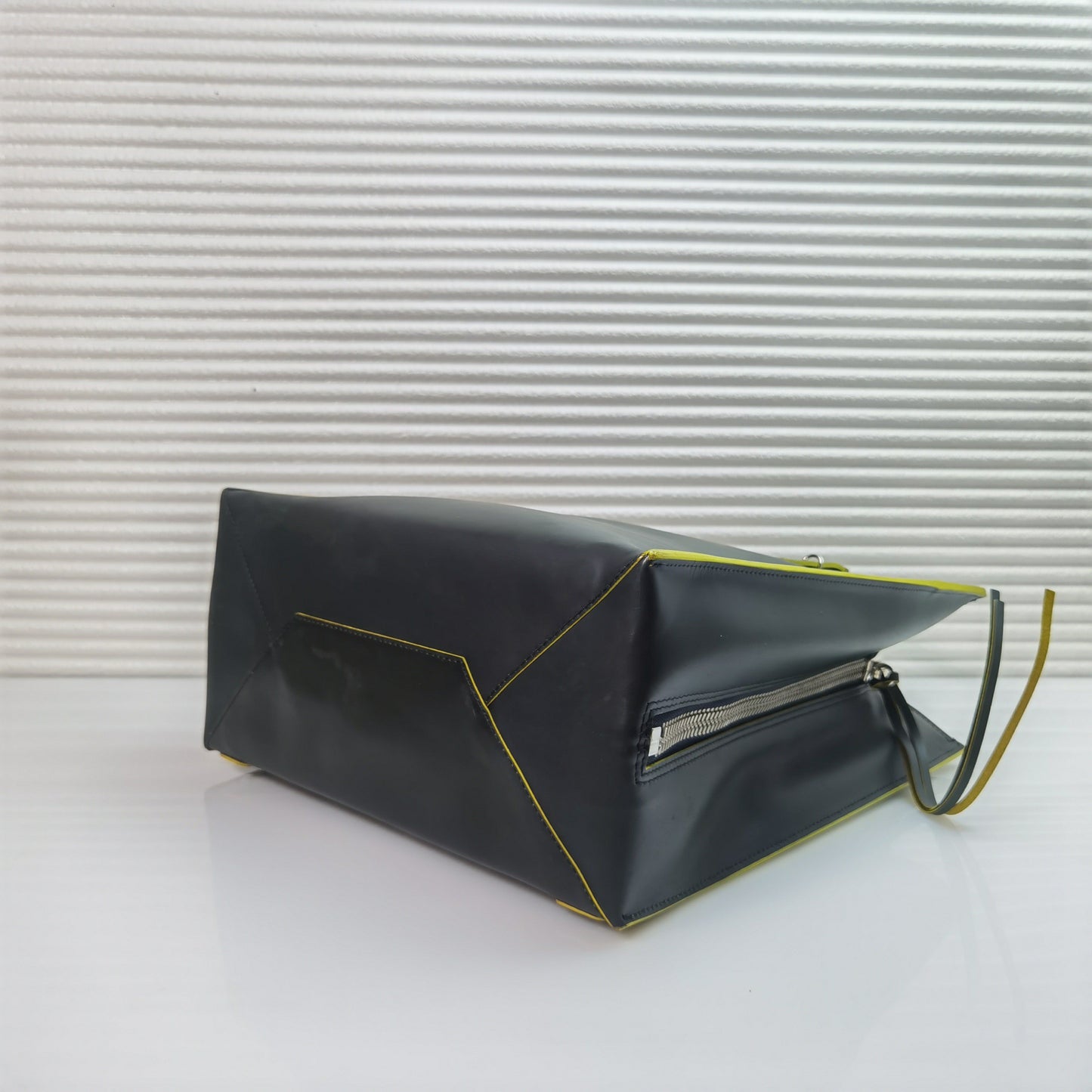 Balenciaga - Papier - Leather - Black - (medium)