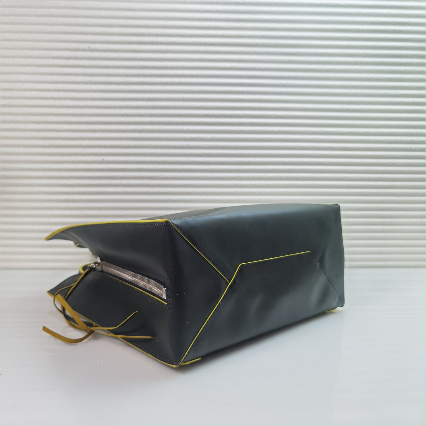 Balenciaga - Papier - Leather - Black - (medium)