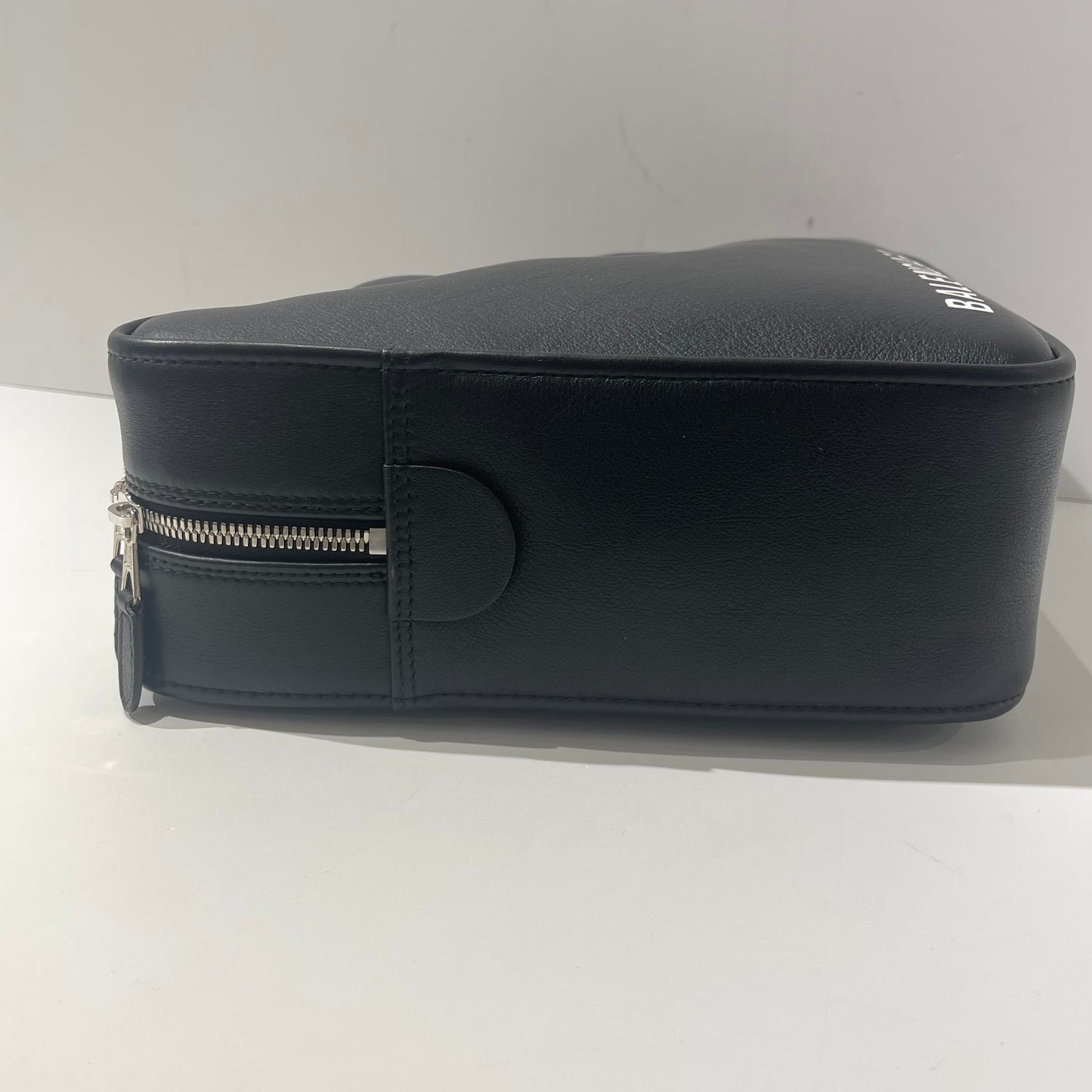 Balenciaga - Triangle - Leather - Black - (small)