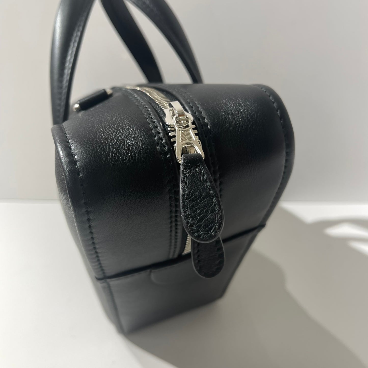 Balenciaga - Triangle - Leather - Black - (small)