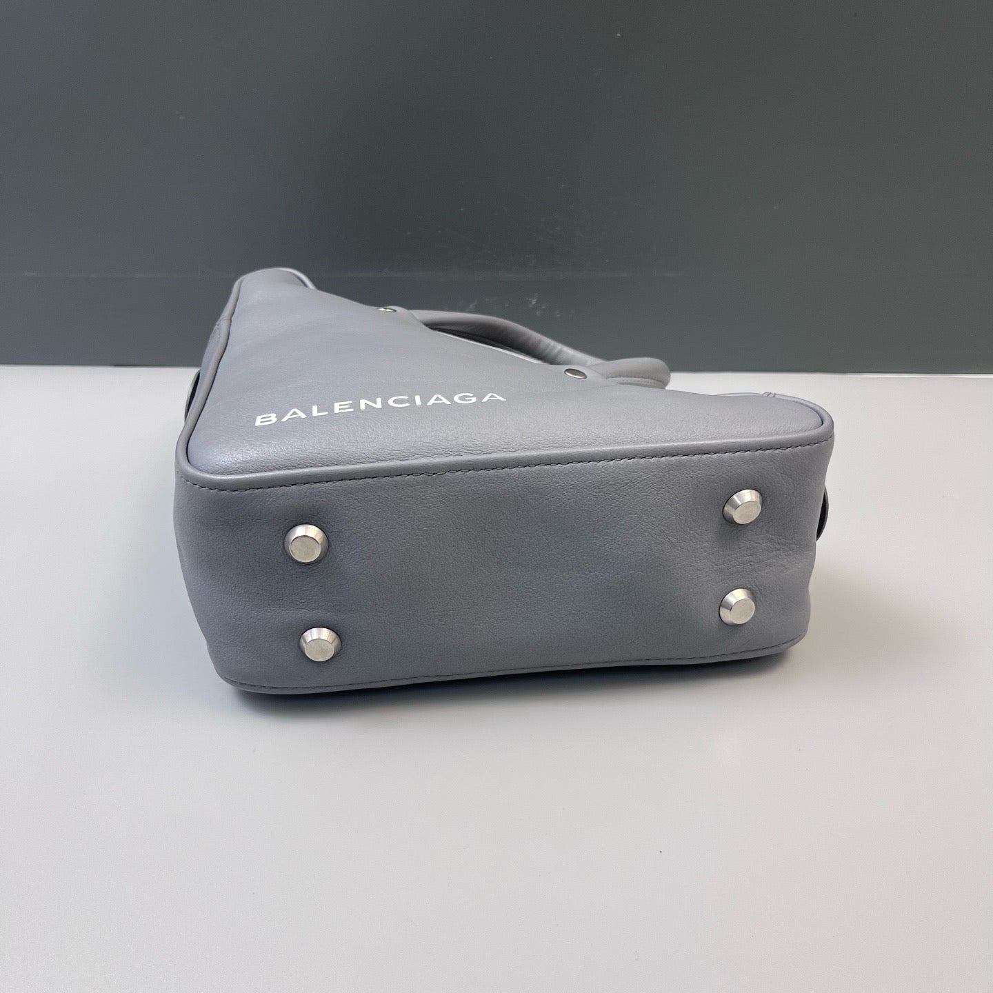 Balenciaga - Triangle Top Handle Bag - Leather - Grey - (medium)