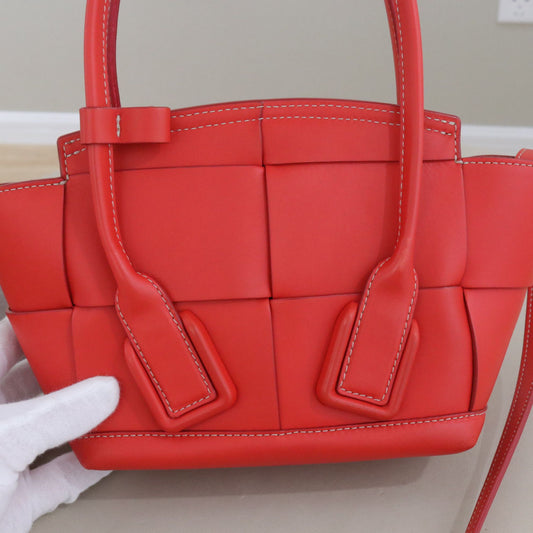 Bottega Veneta - Arco 29 Mini - Leather - Red - (mini)