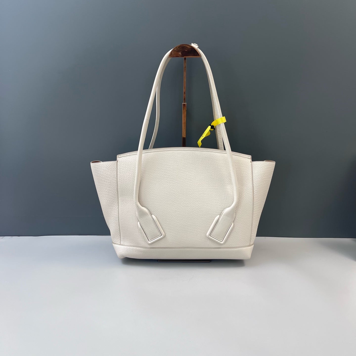 Bottega Veneta - Arco - Grained calfskin leather - White - (Medium)