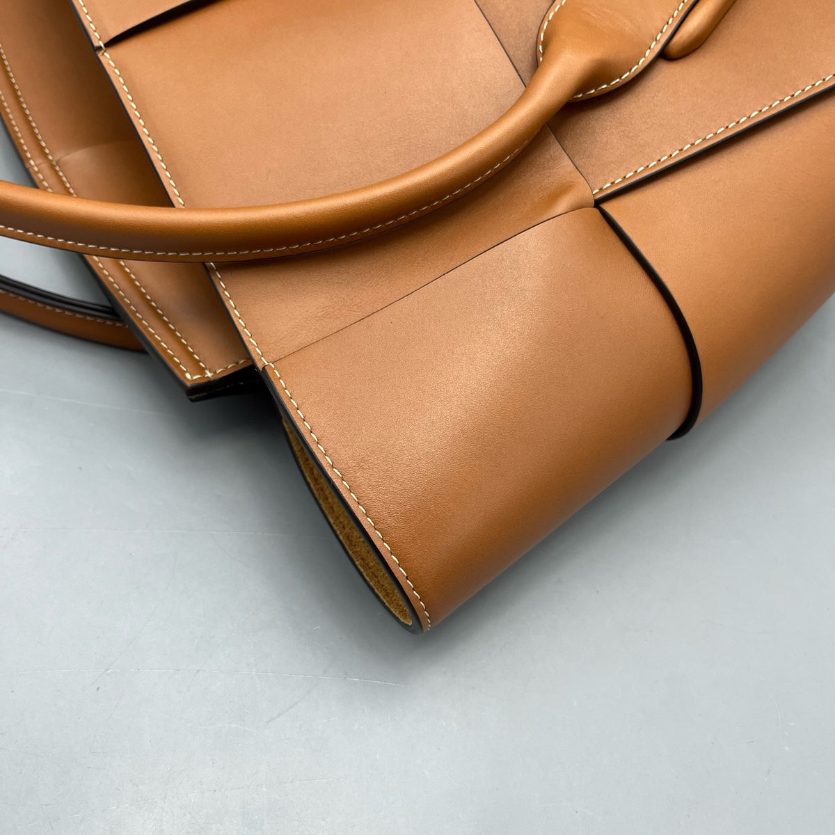 Bottega Veneta - Arco - Leather - Camel - (Medium)