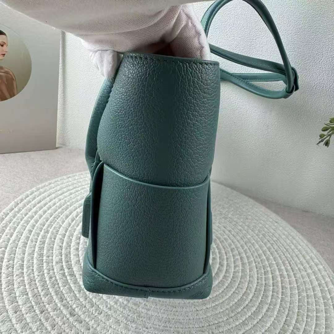 Bottega Veneta - Arco Small 22 - Leather - Green - (small)