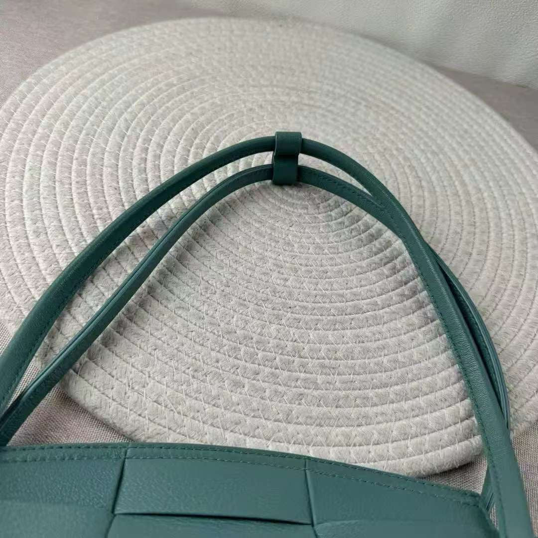 Bottega Veneta - Arco Small 22 - Leather - Green - (small)