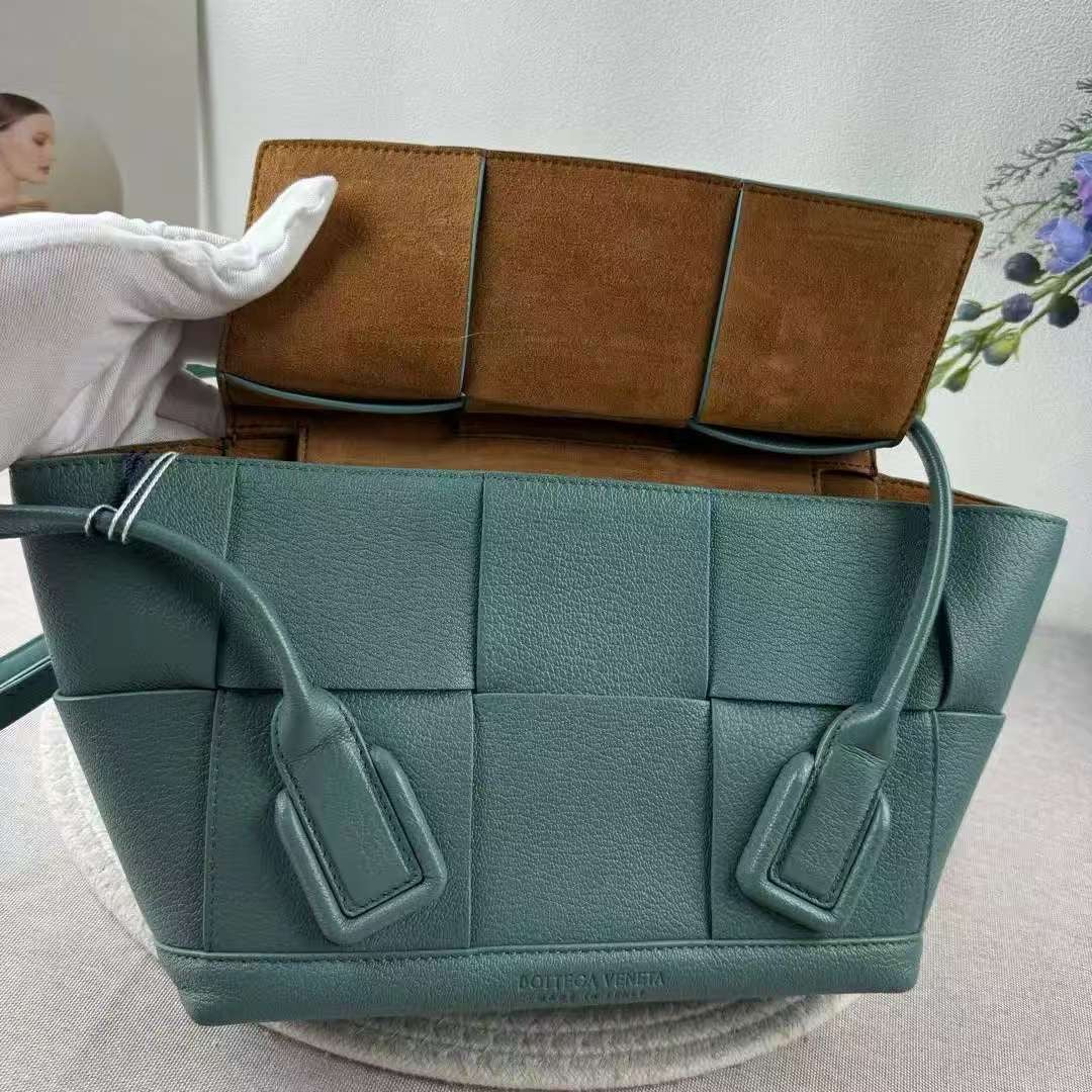 Bottega Veneta - Arco Small 22 - Leather - Green - (small)