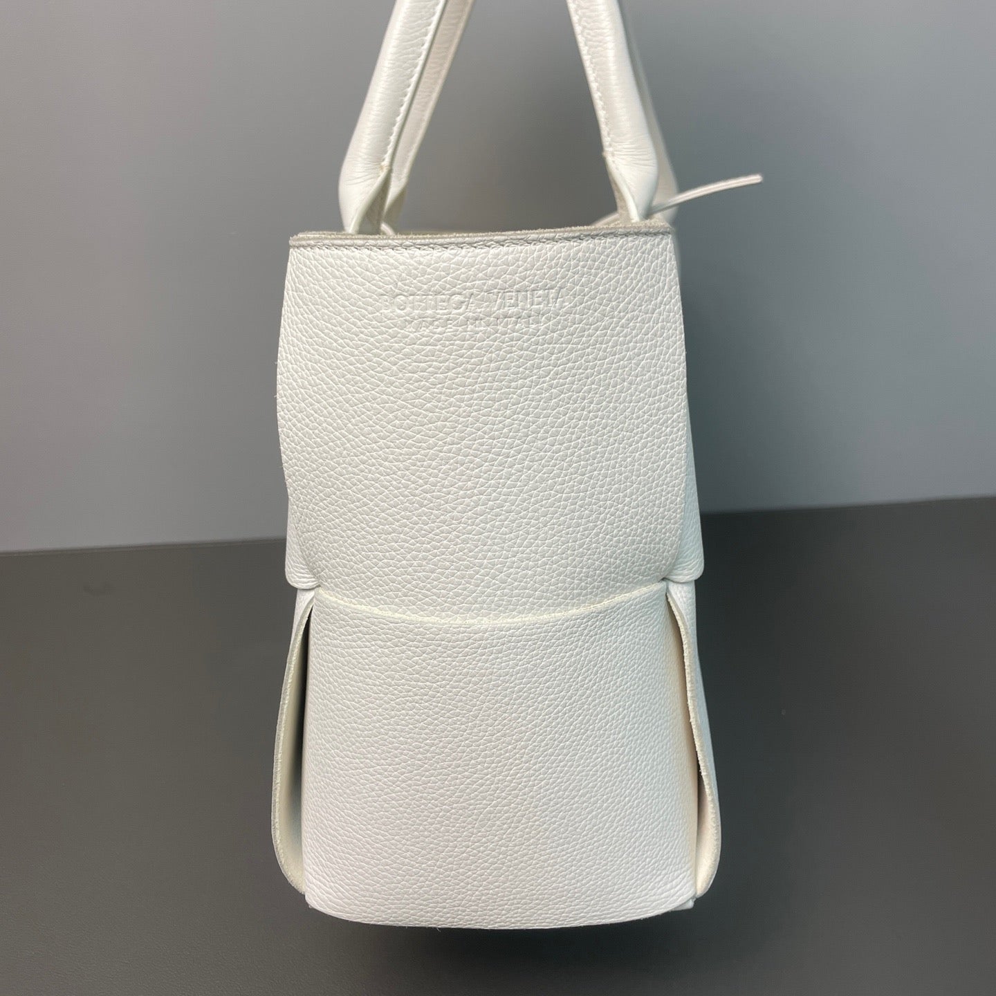 Bottega Veneta - Arco Tote - Leather - White - (medium)