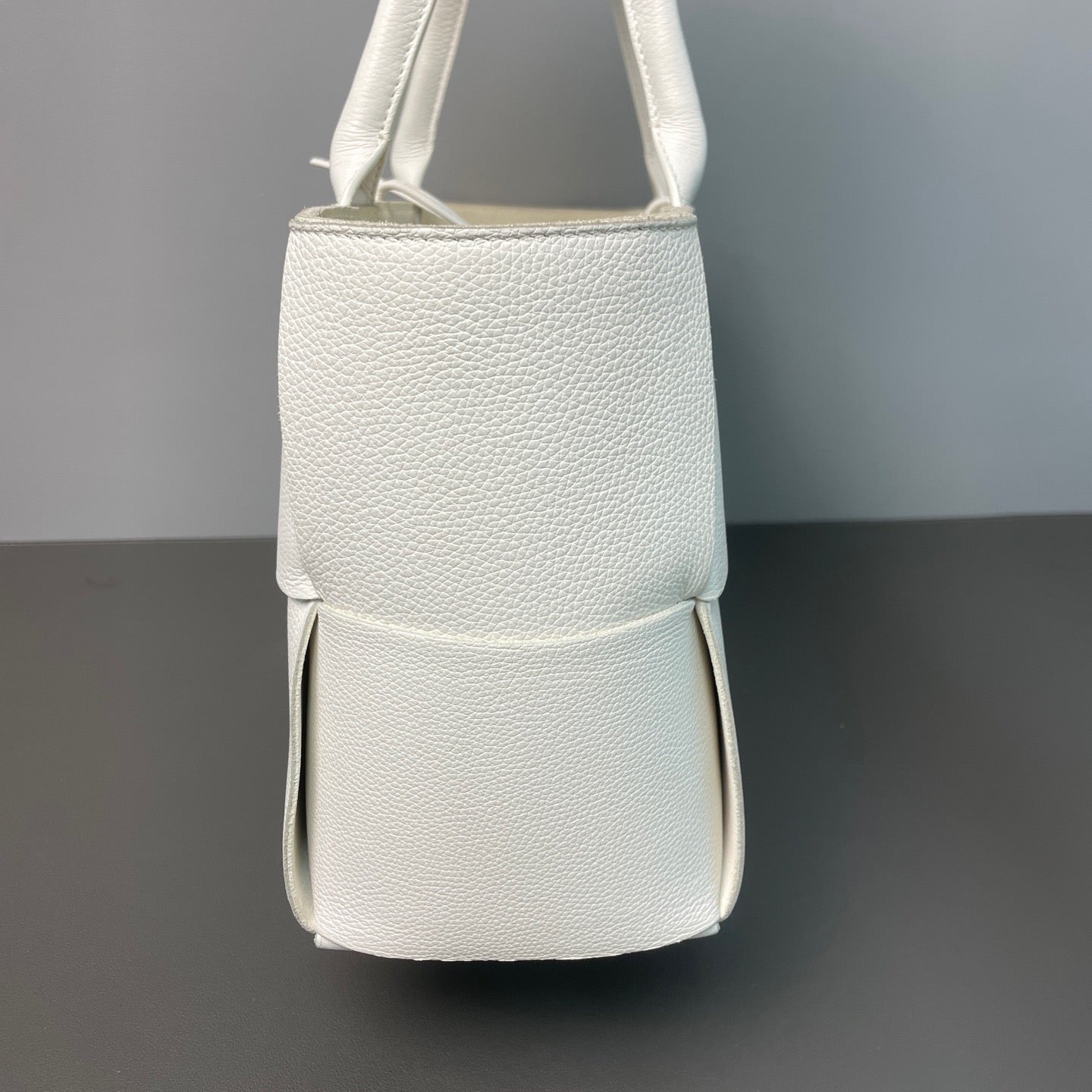 Bottega Veneta - Arco Tote - Leather - White - (medium)