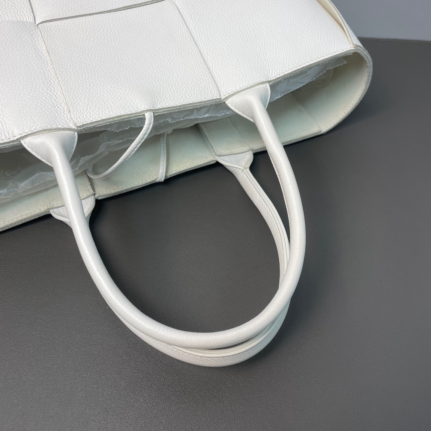 Bottega Veneta - Arco Tote - Leather - White - (medium)