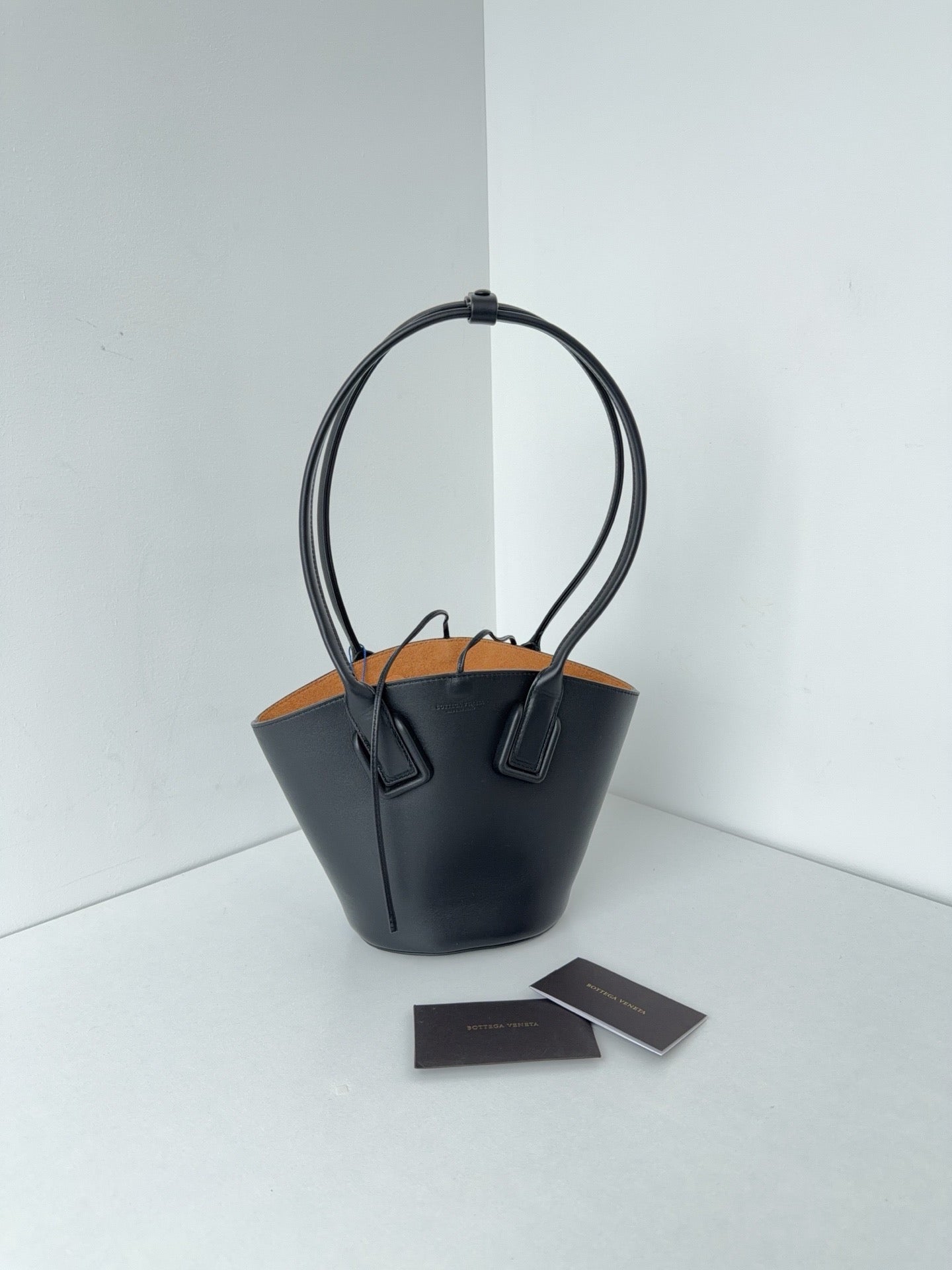 Bottega Veneta - Basket Tote - Leather - Black - (mini)
