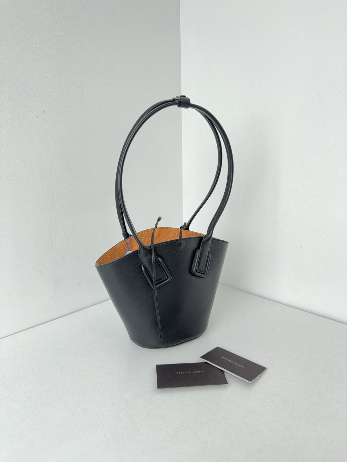 Bottega Veneta - Basket Tote - Leather - Black - (mini)