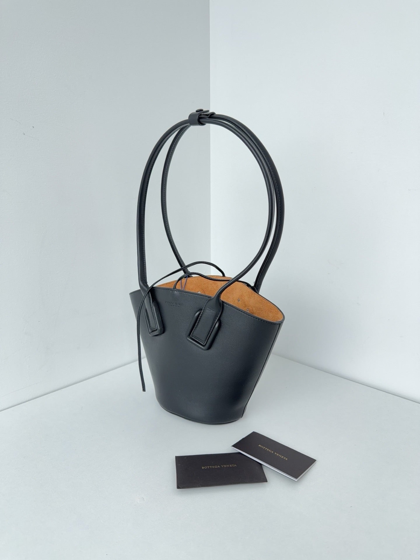 Bottega Veneta - Basket Tote - Leather - Black - (mini)
