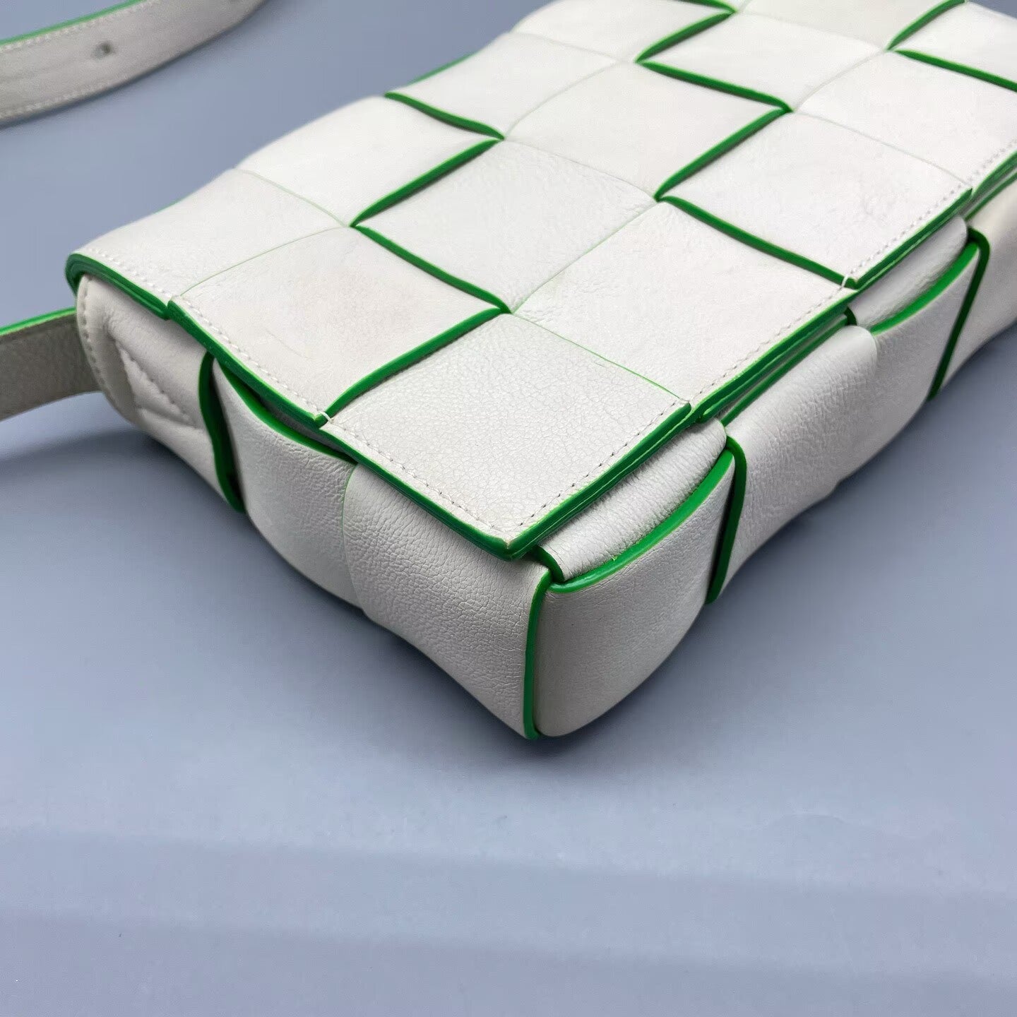 Bottega Veneta - Cassette Bag - Leather - White with Green Accents - (Mini)