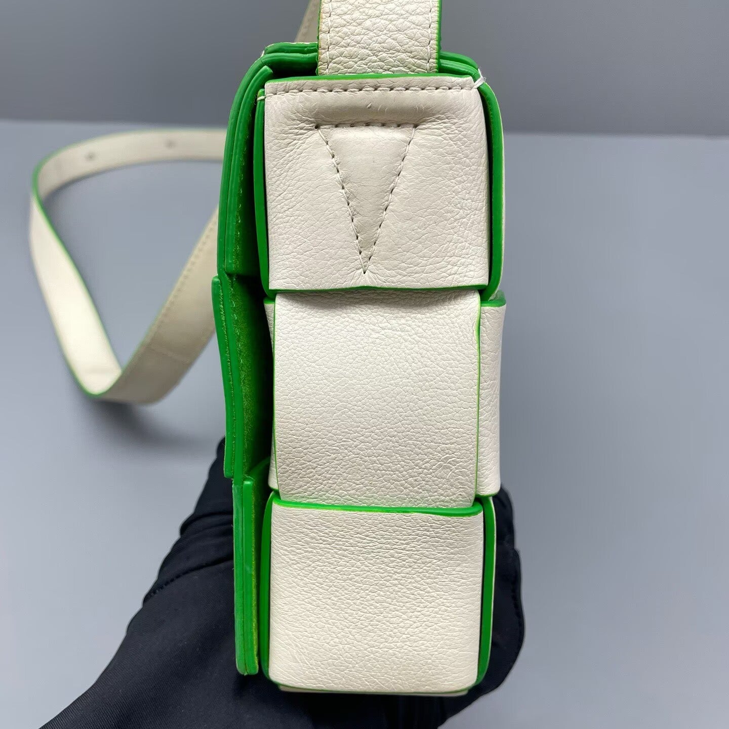 Bottega Veneta - Cassette Bag - Leather - White with Green Accents - (Mini)