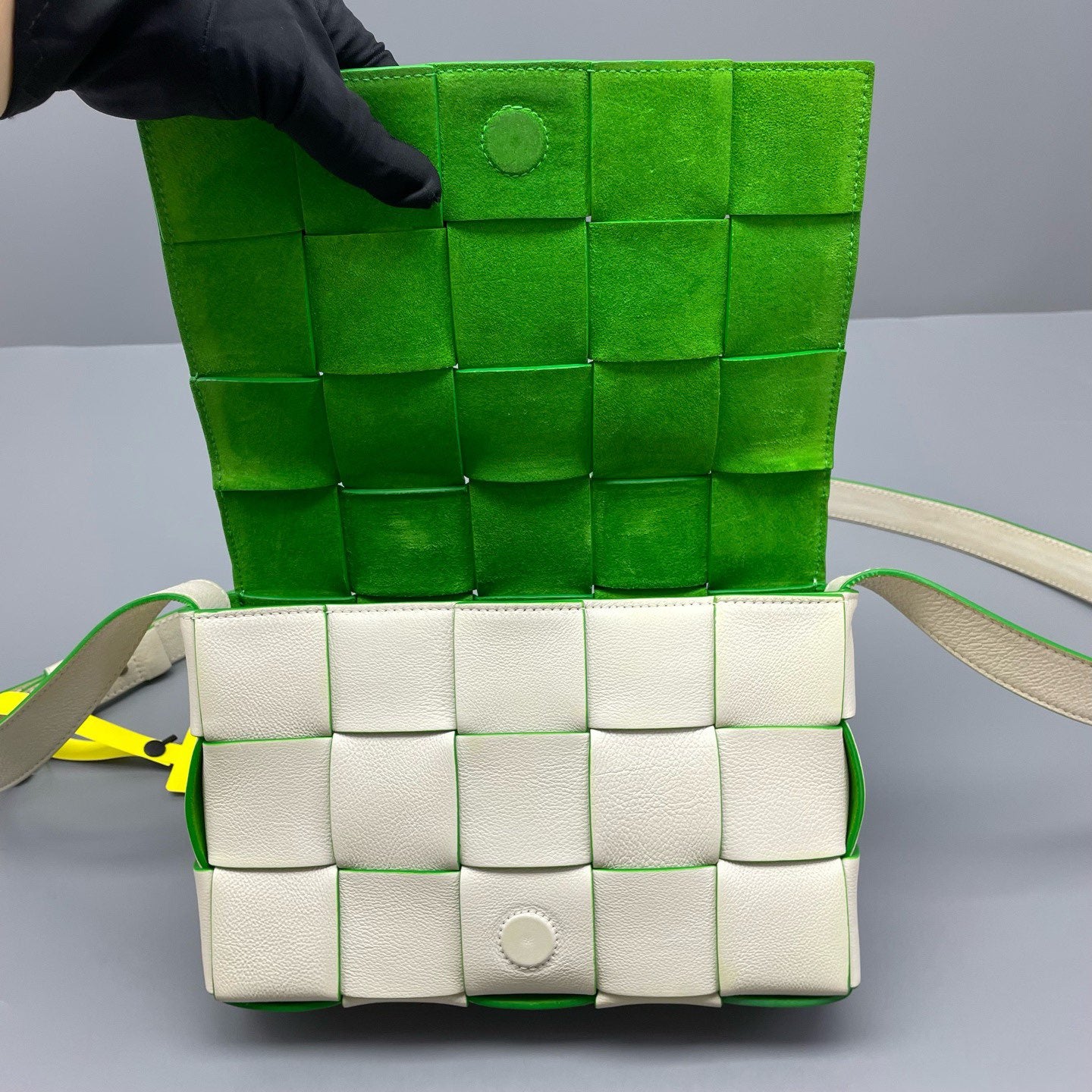 Bottega Veneta - Cassette Bag - Leather - White with Green Accents - (Mini)