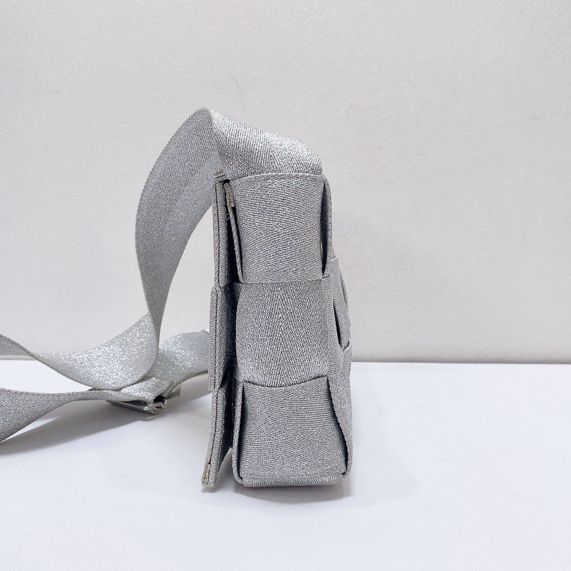 Bottega Veneta - Cassette - Glittering woven textile - Silver - (Medium)