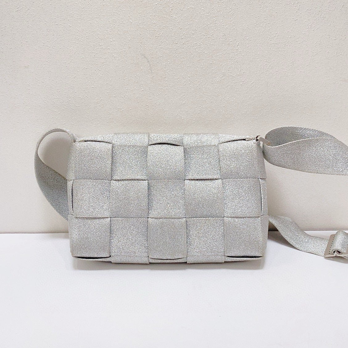 Bottega Veneta - Cassette - Glittering woven textile - Silver - (Medium)