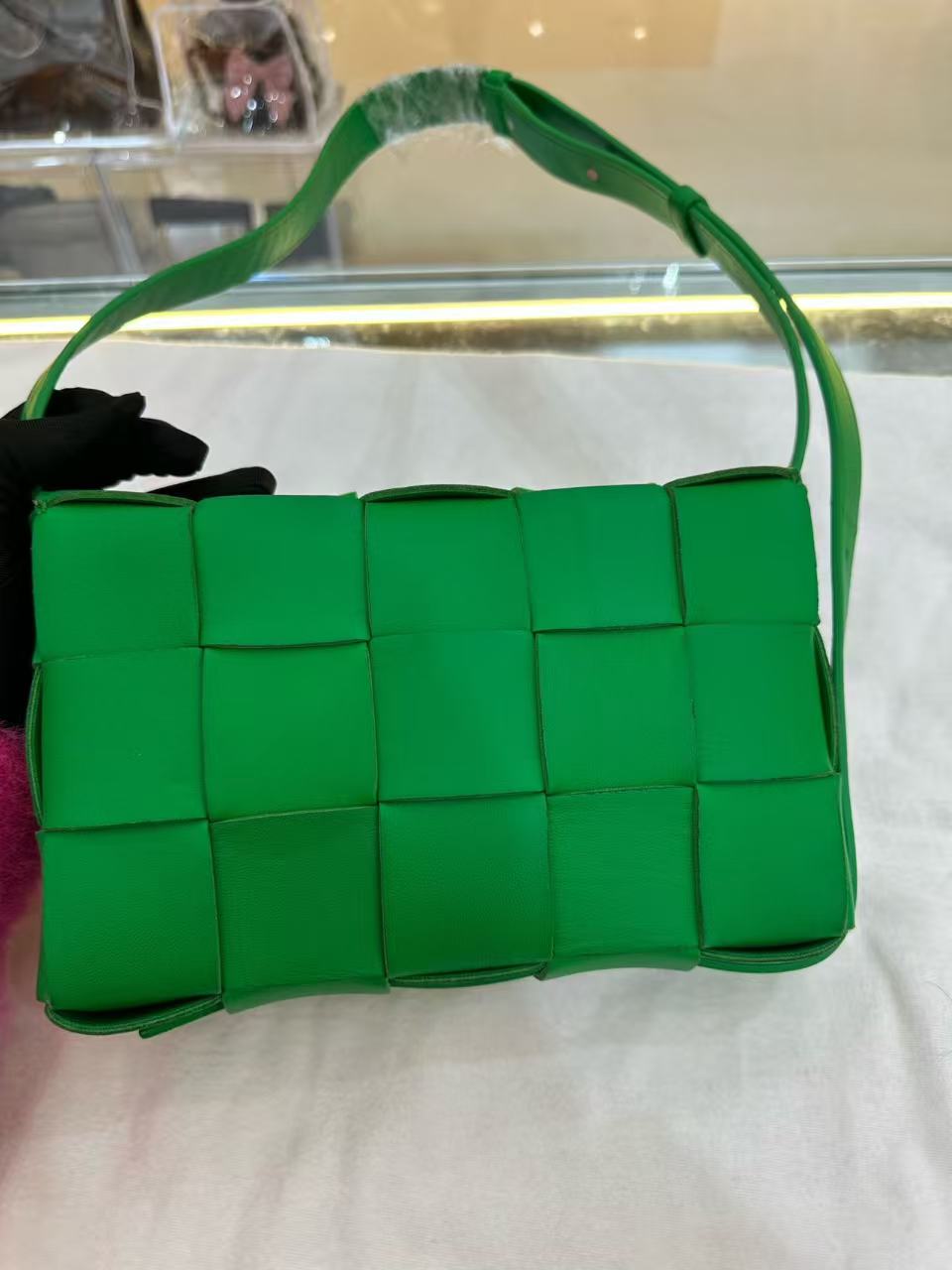 BOTTEGA VENETA - Cassette - Lambskin leather - Green - (medium)