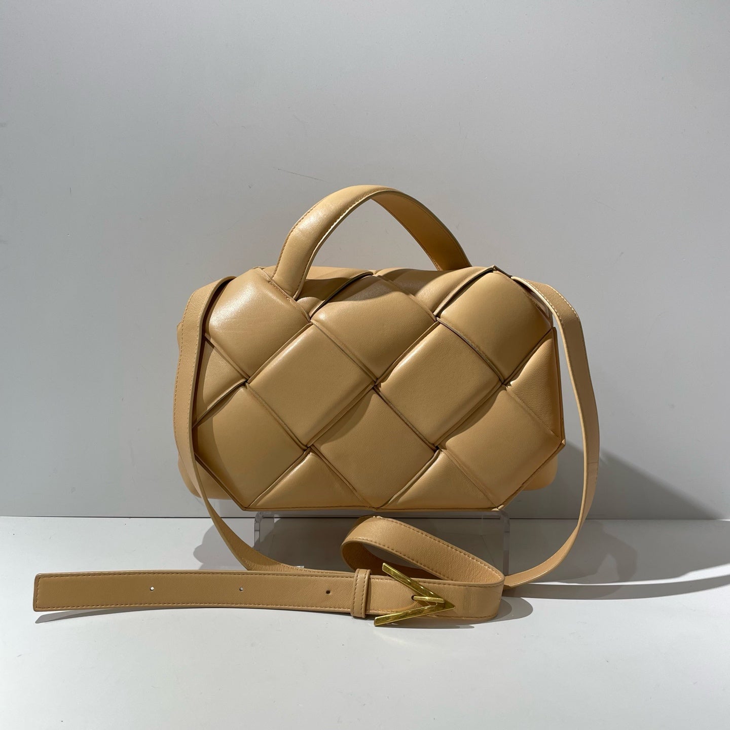 Bottega Veneta - Cassette - Leather - Beige - (medium)