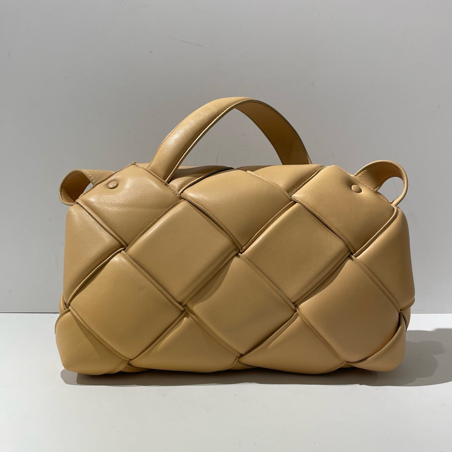 Bottega Veneta - Cassette - Leather - Beige - (medium)