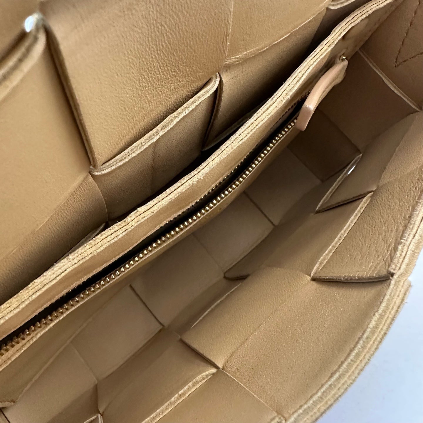 Bottega Veneta - Cassette - Leather - Beige - (medium)