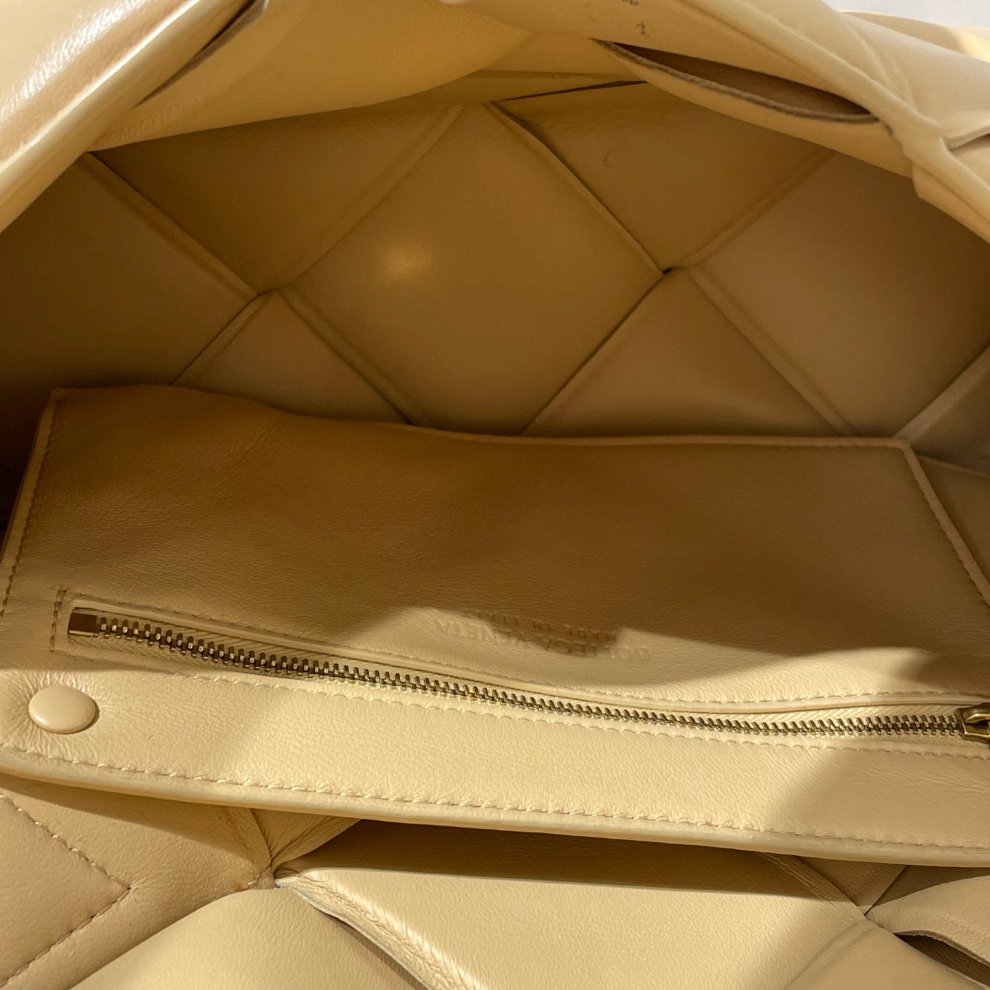 Bottega Veneta - Cassette - Leather - Beige - (medium)