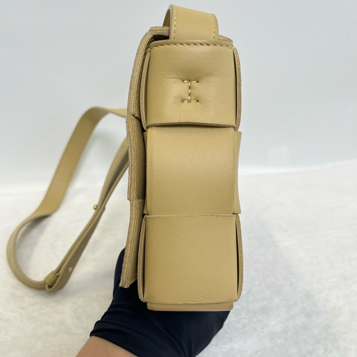 Bottega Veneta - Cassette - Leather - Beige - (small)
