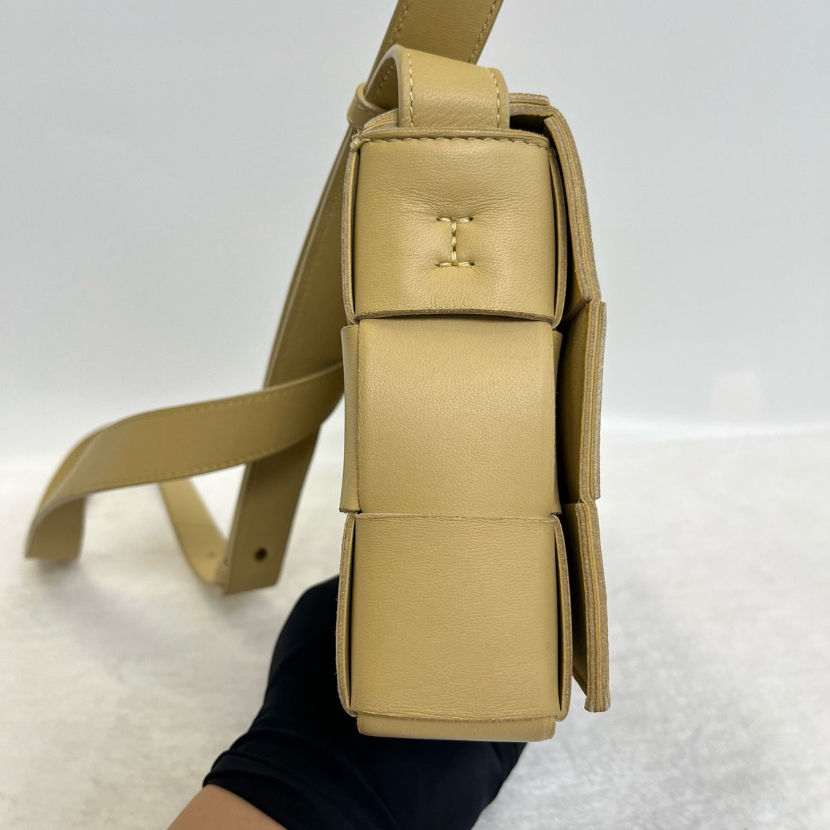 Bottega Veneta - Cassette - Leather - Beige - (small)