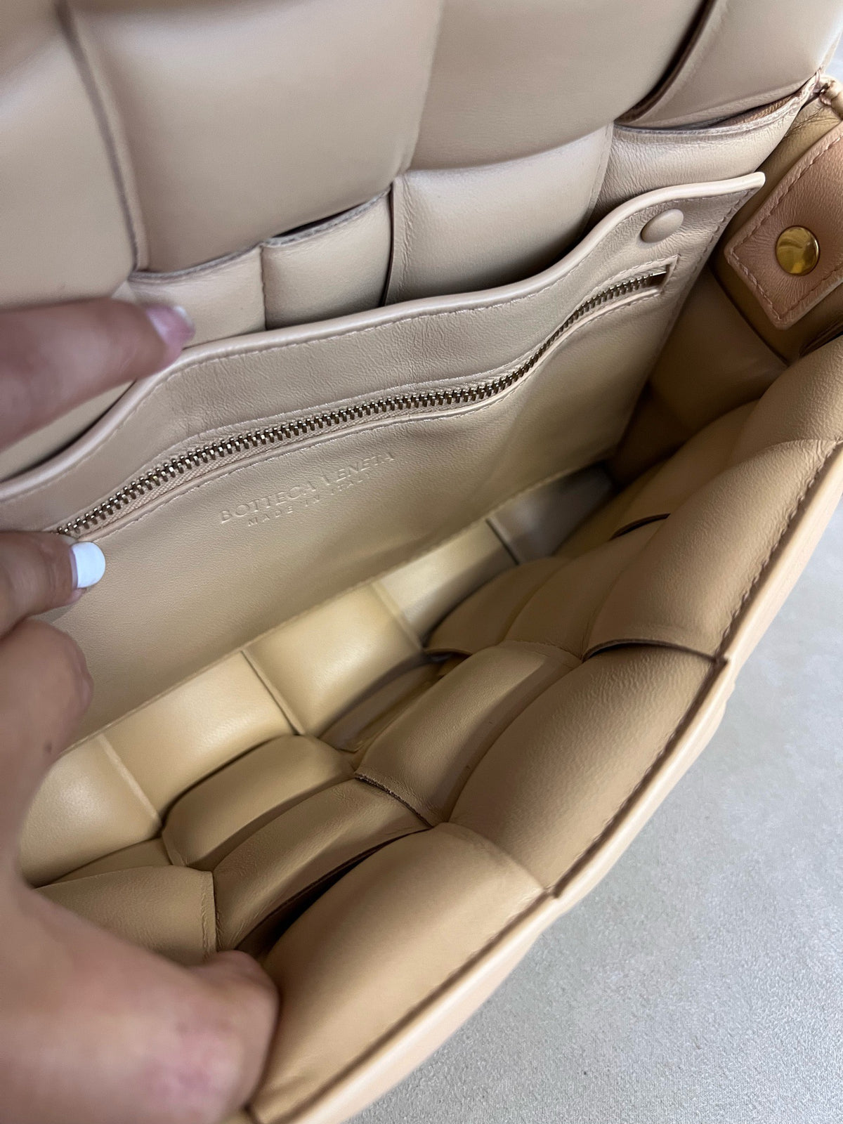 Bottega Veneta - Cassette - Leather - Beige - (Small)