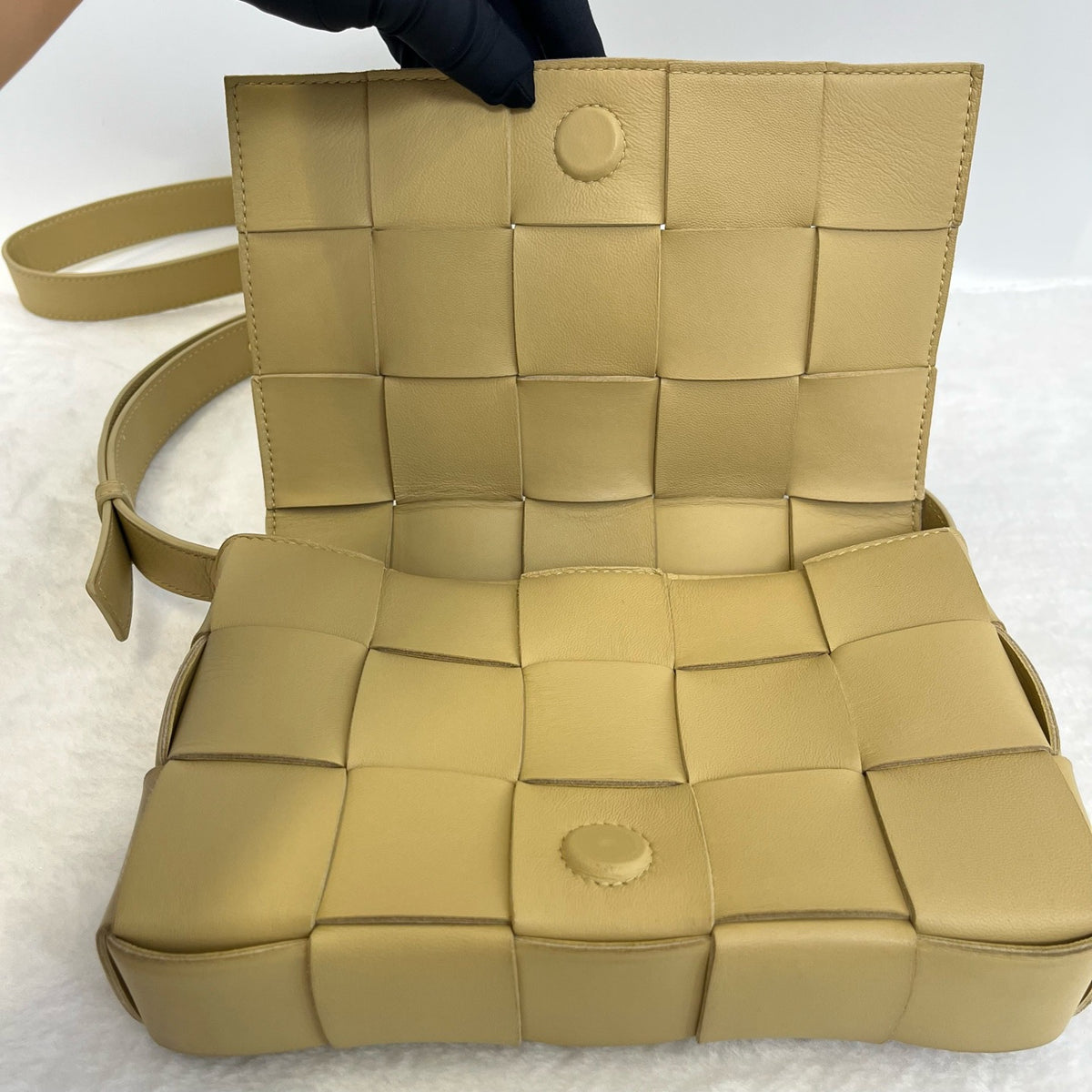 Bottega Veneta - Cassette - Leather - Beige - (small)