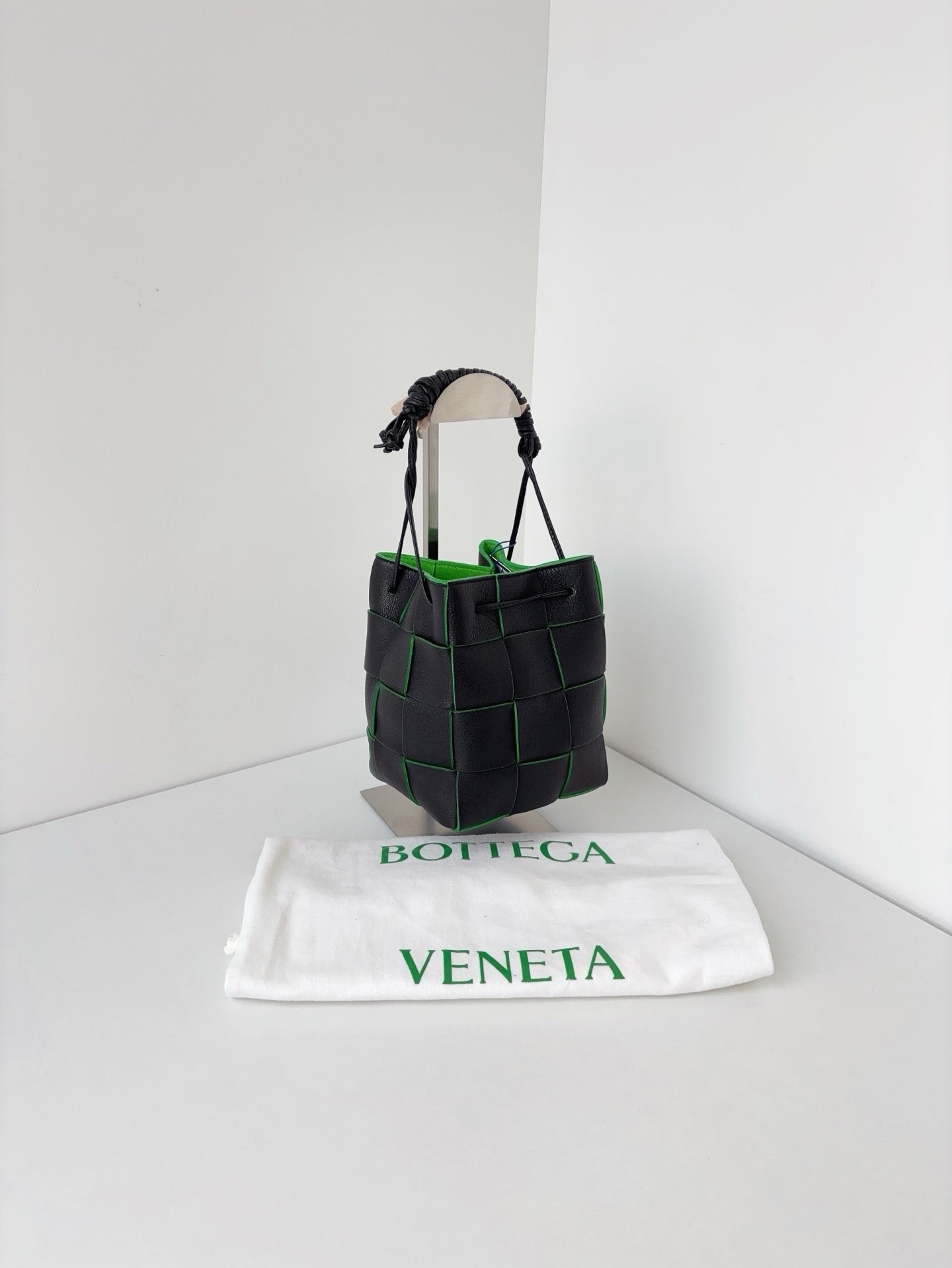Bottega Veneta - Cassette - Leather - Black - (mini)