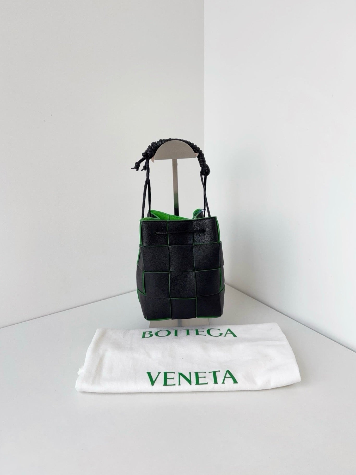 Bottega Veneta - Cassette - Leather - Black - (mini)