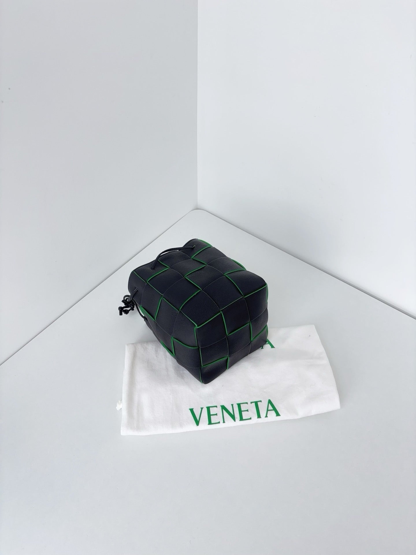 Bottega Veneta - Cassette - Leather - Black - (mini)