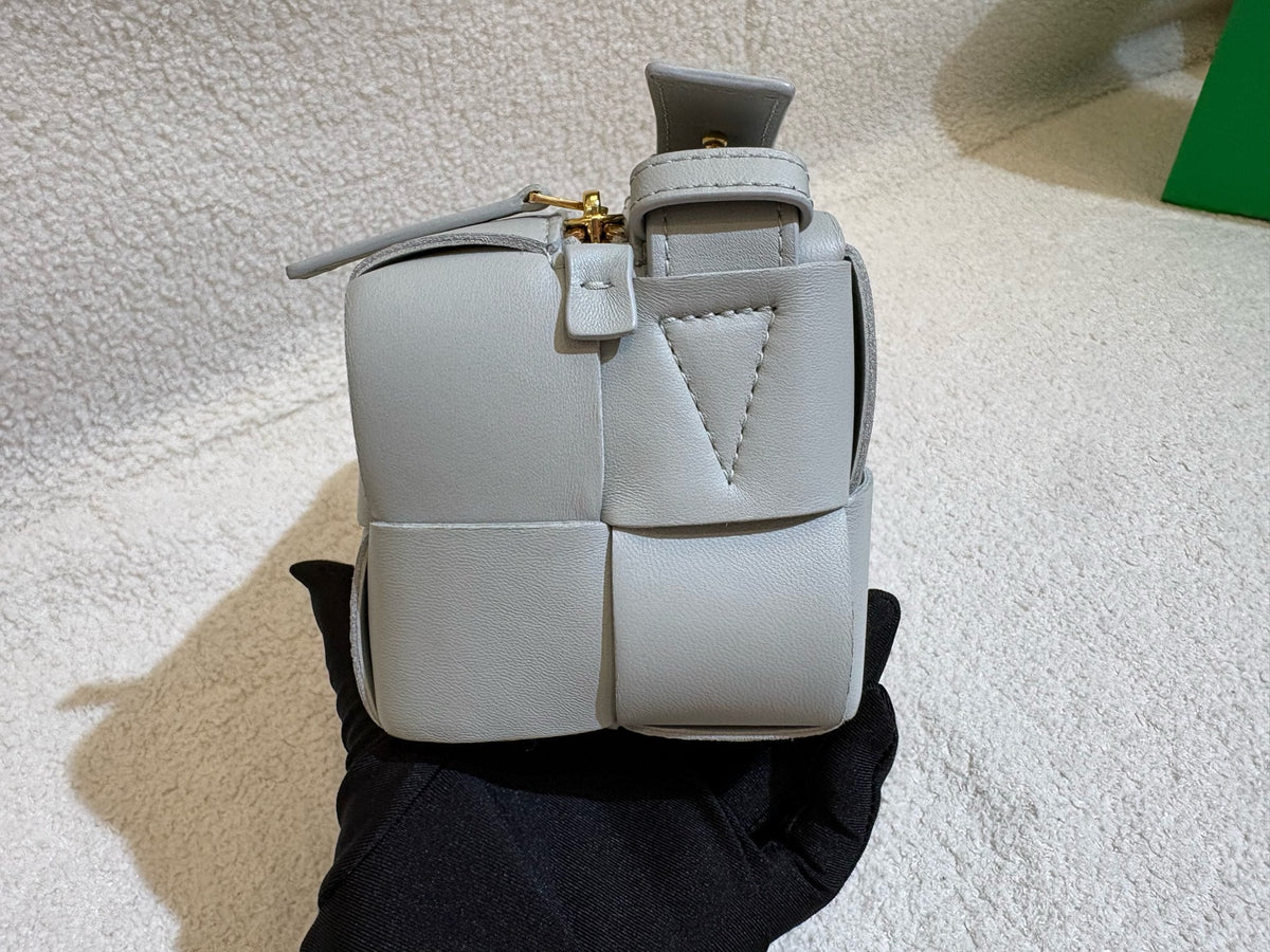 Bottega Veneta - Cassette - Leather - Grey