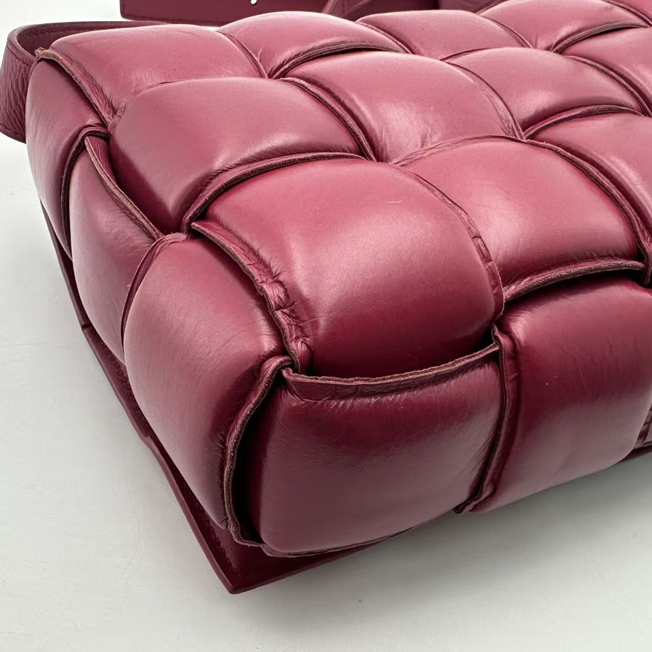 Bottega Veneta - Cassette - Leather - Pink - (medium)