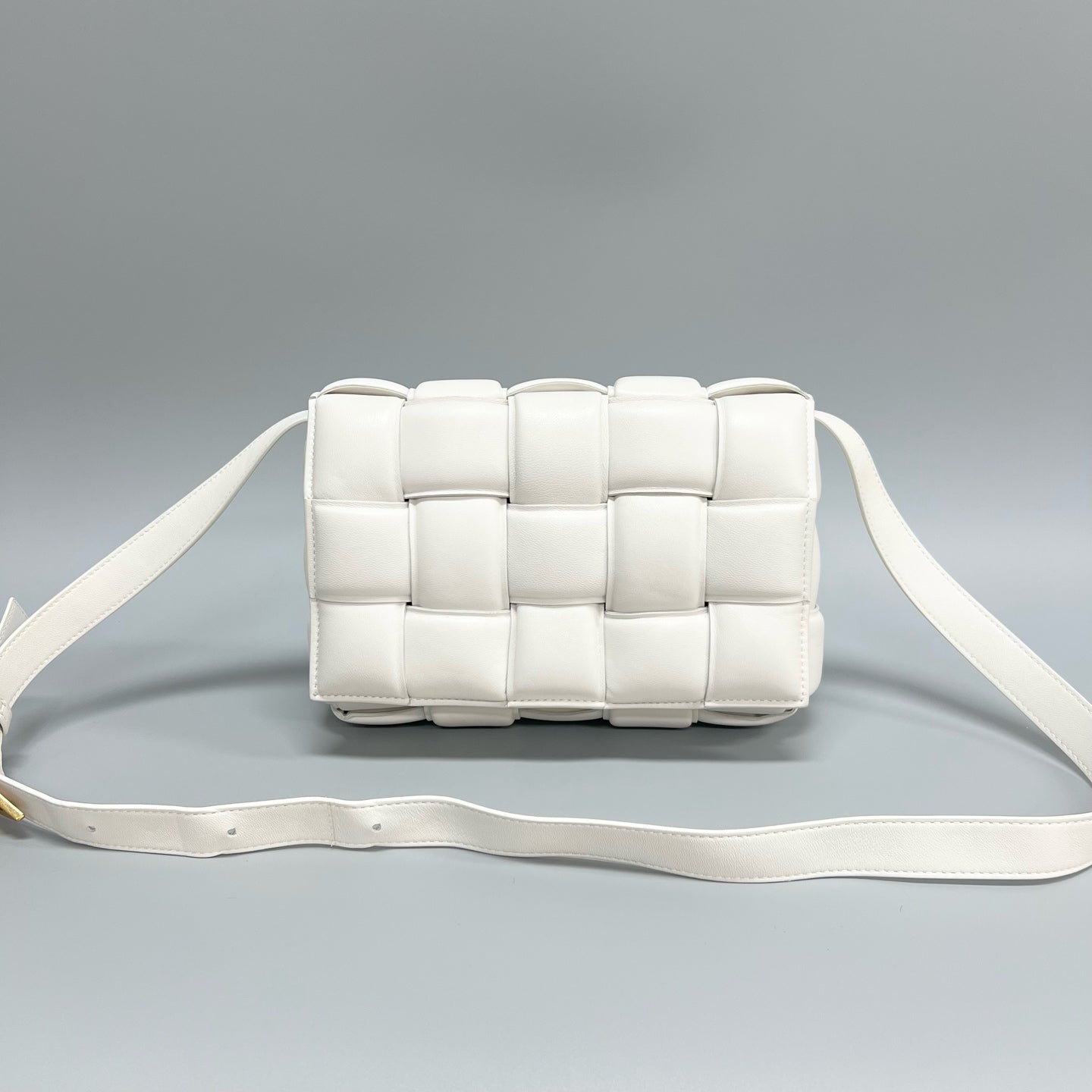 Bottega Veneta - Cassette - Leather - White - (medium)