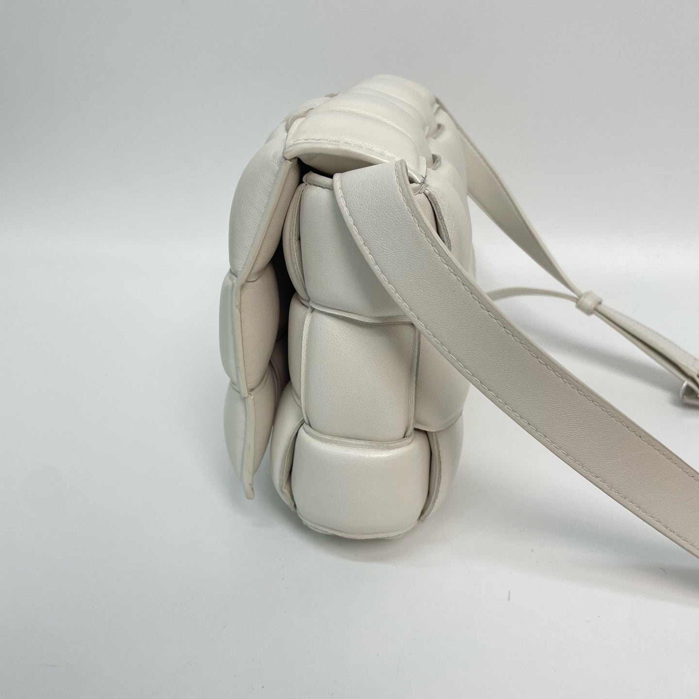 Bottega Veneta - Cassette - Leather - White - (medium)