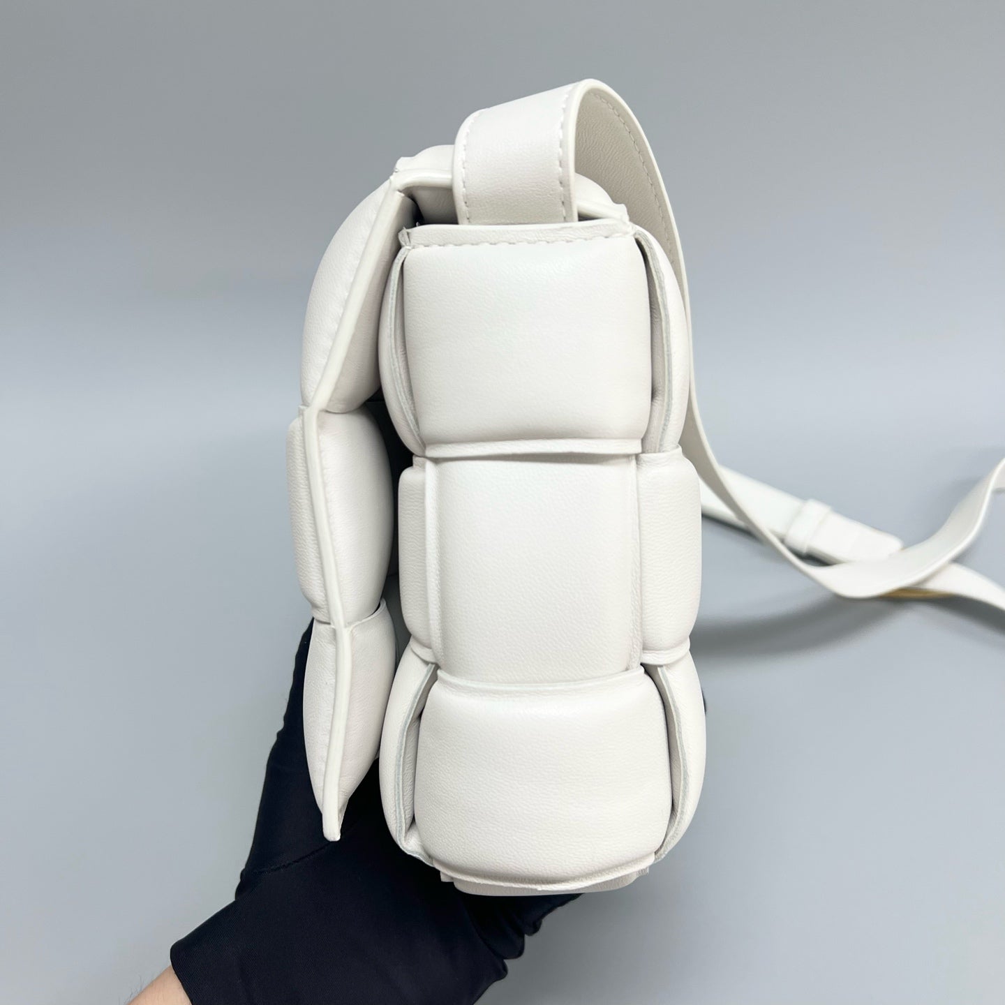 Bottega Veneta - Cassette - Leather - White - (medium)