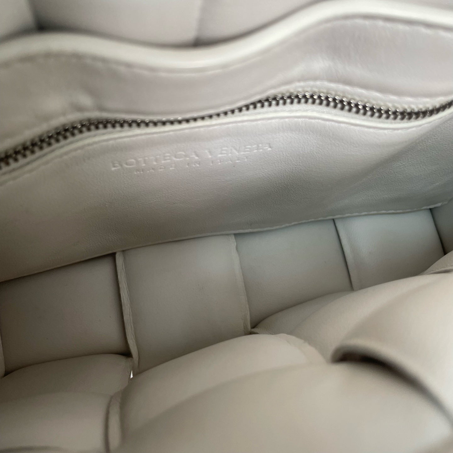 Bottega Veneta - Cassette - Leather - White - (medium)