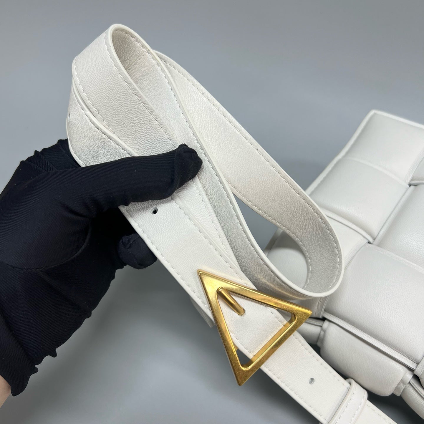 Bottega Veneta - Cassette - Leather - White - (medium)