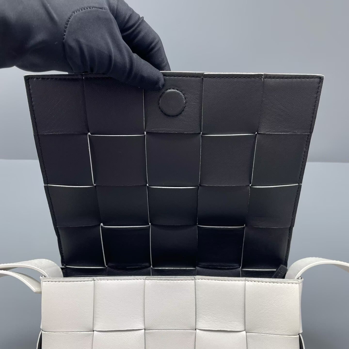 Bottega Veneta - Cassette - Leather - White - (small)
